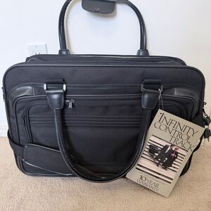 NWT 21” Under Seat Carry On for Airplanes Duffle Bag